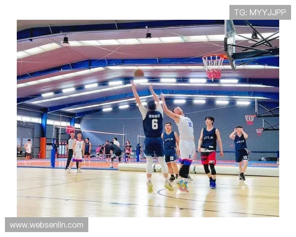 以篮球为核心探讨团队协作精神与竞技魅力的深度融合与发展路径 以篮球为核心探讨团队协作精神与竞技魅力的深度融合与发展路径