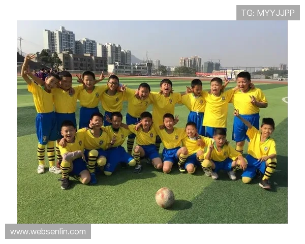 成都足球队的奋进之路：从默默无闻到崭露头角的纪实故事