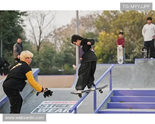 重庆滑板队在世界攀岩锦标赛中的精彩表现与实力分析 重庆滑板队在世界攀岩锦标赛中的精彩表现与实力分析